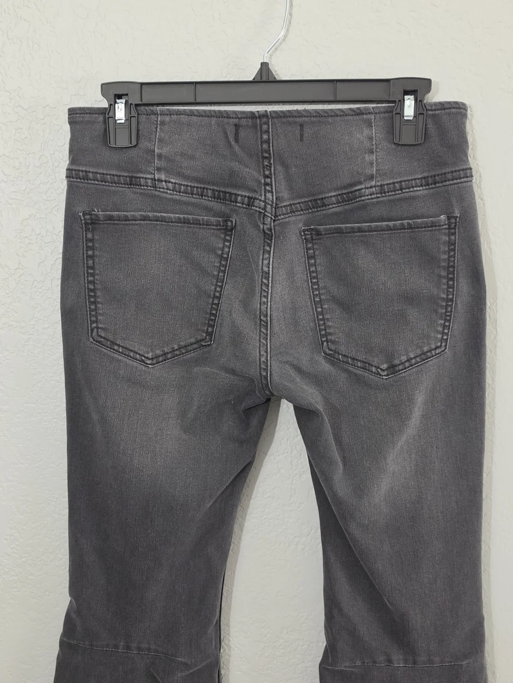 Free People Gummy Pull On Flare Leg Jeans Washed Black Low Rise Womens 26 S